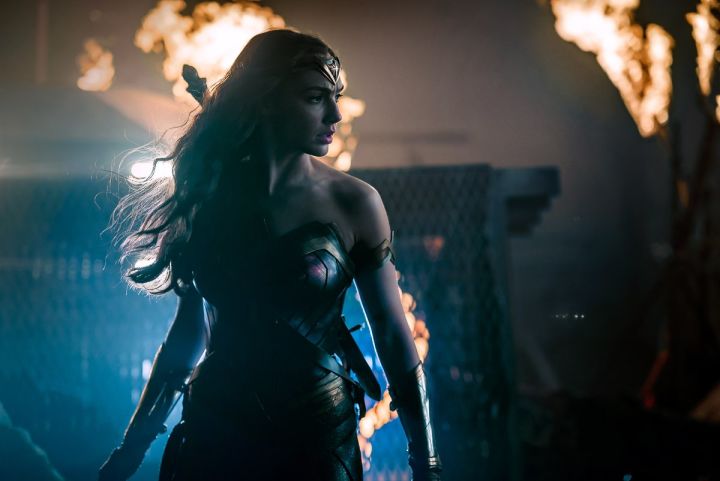Zack Snyder Tweets New Wonder Woman Photo
