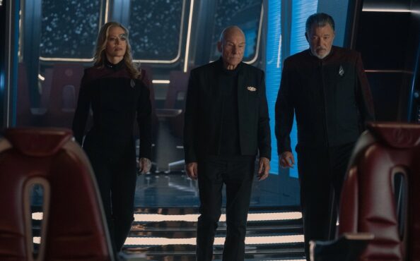 Picard Season 3 premiere crew. 