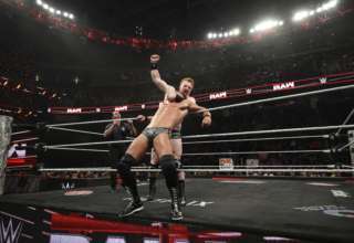 Netflix WWE Monday Night Raw (5)