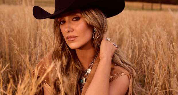 Lainey Wilson CMA