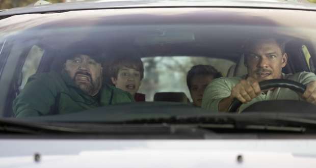 Playdate kevin james alan ritchson (1)