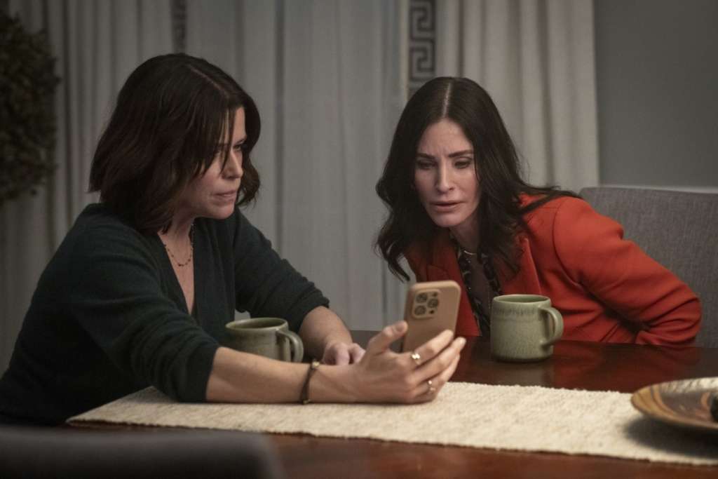 Neve Campbell and Courtney Cox Scream 7