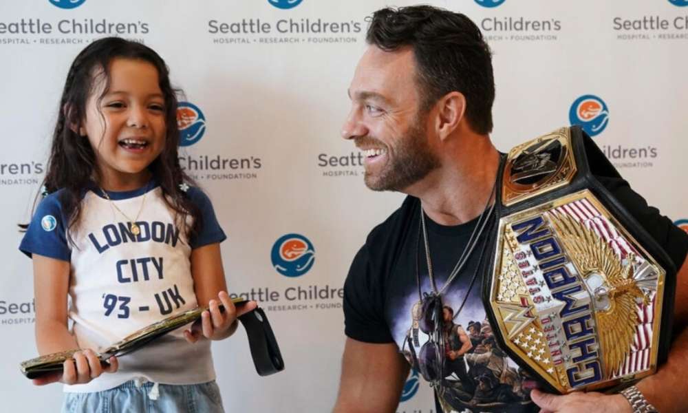 Featured image for Charlotte Flair & LA Knight Pay Tribute To WWE Fan Scarlett Guillen Following Her Passing