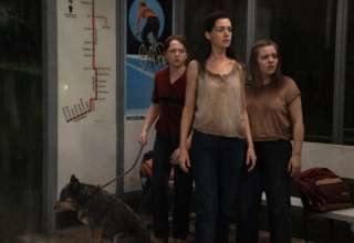 The End of Oak Street Review Anne Hathaway (1)