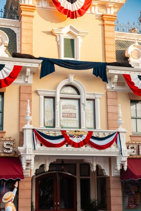 Featured image for Bob Iger Gets All-Star Send-Off From Robert Downey Jr., Harrison Ford and New CEO Josh D?Amaro at D23 Disney Legends Ceremony